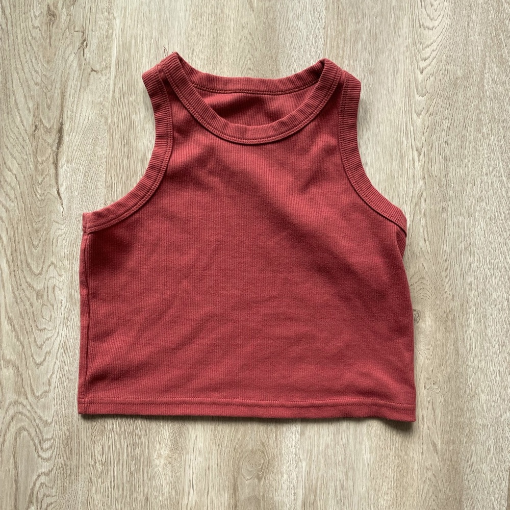 Maroon ribbed crop top